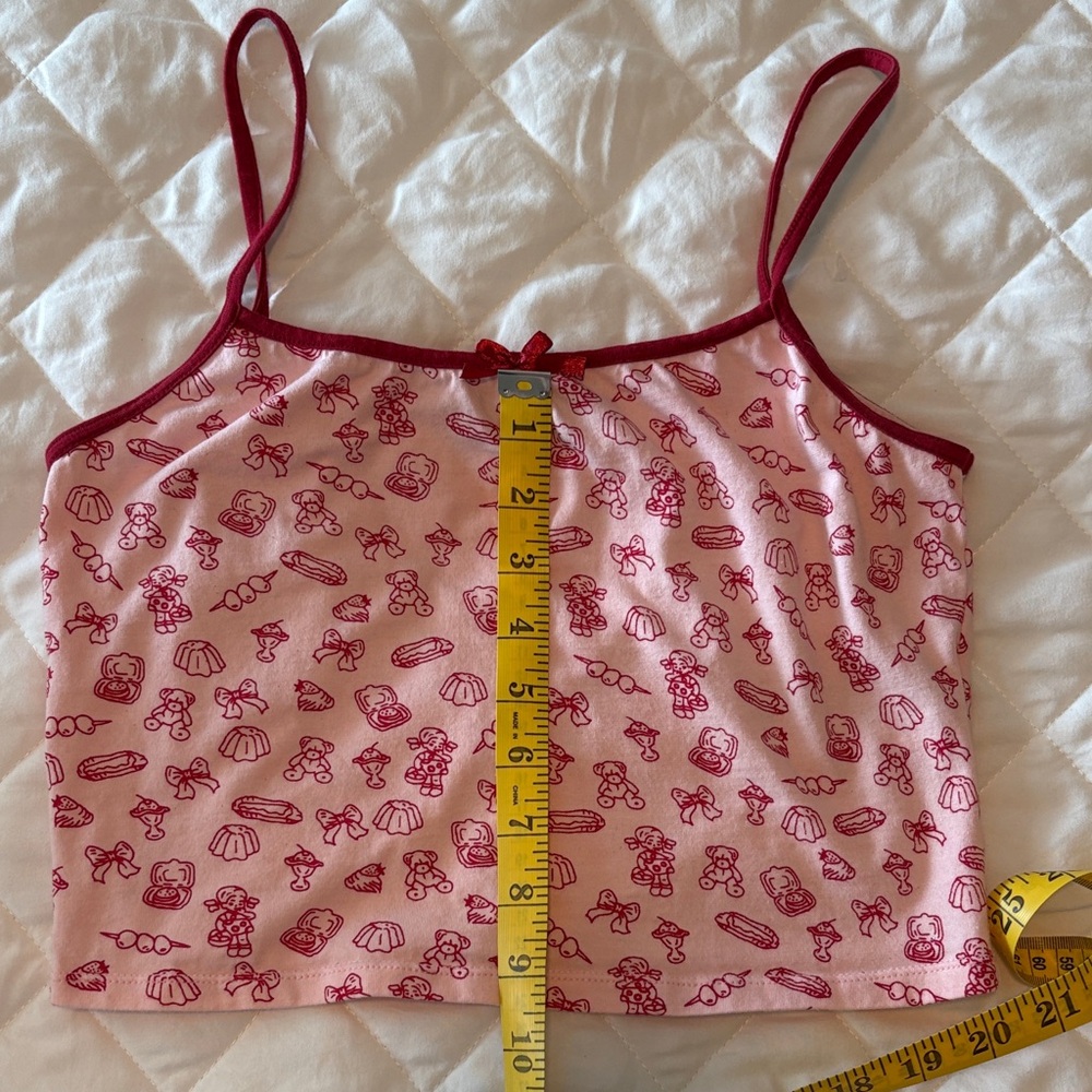 Motel Isna Printed Bow Cami Crop Top Pink Red size Medium Urban Outfitters UO - Picture 3 of 6